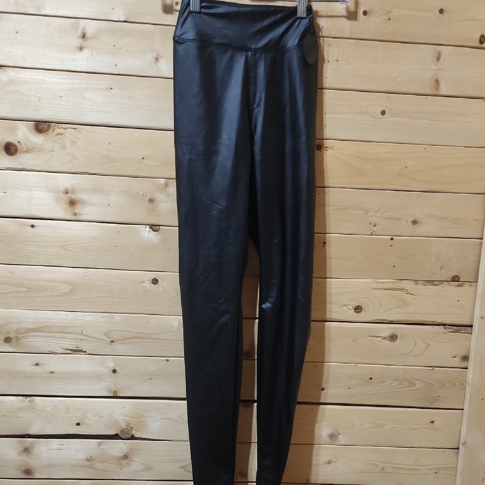 Offline By Aerie Real Luxe NWT Size XS
